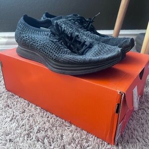 Nike Flyknit Racer Triple Black Sz 9